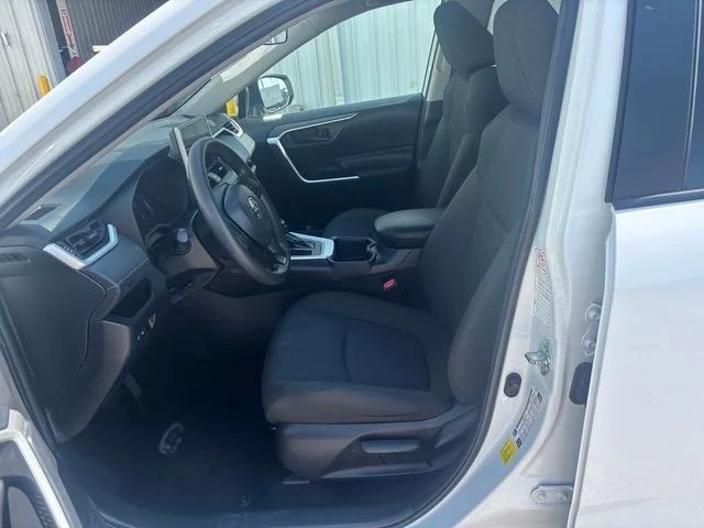 Used 2025 White Toyota LE image 9