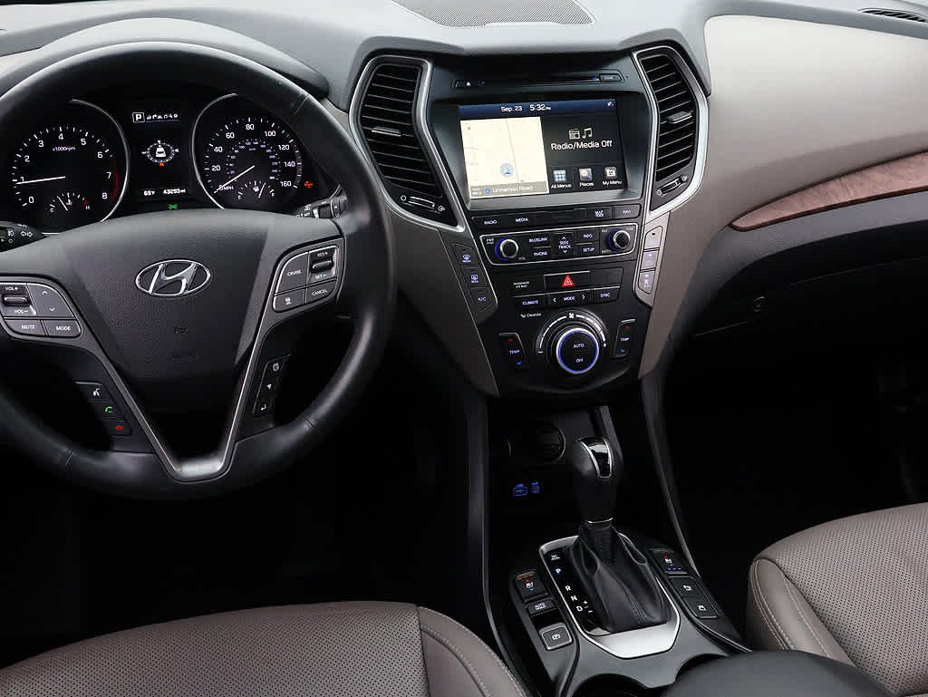 Used 2017 Iron Frost Hyundai SE Ultimate image 14