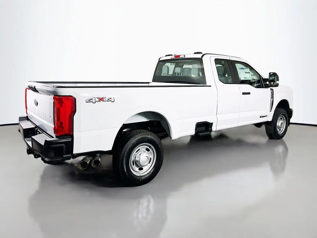 New 2026 Oxford White Ford XL image 13