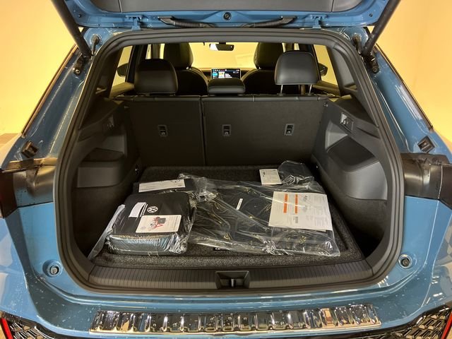 New 2026 Blue Volkswagen 2.0T SE R-Line Black image 5