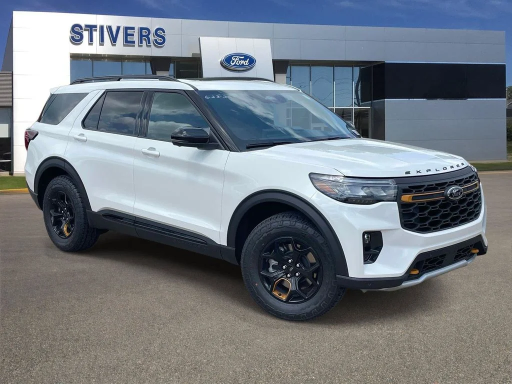 New 2026 Star White Metallic Tri-Coat Ford Tremor® image 1