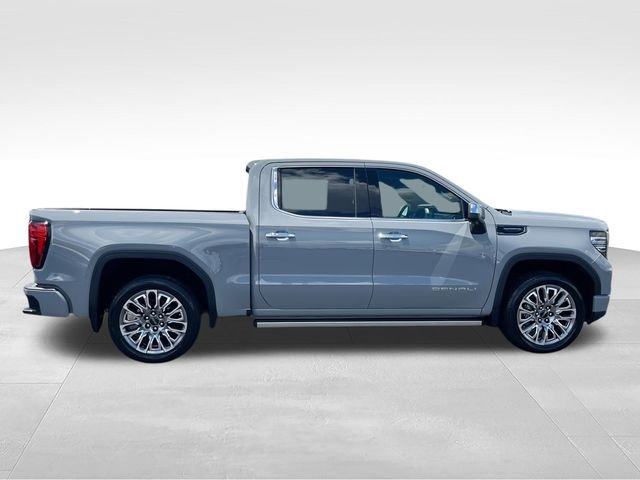 Used 2025 Gray GMC Denali Ultimate image 9