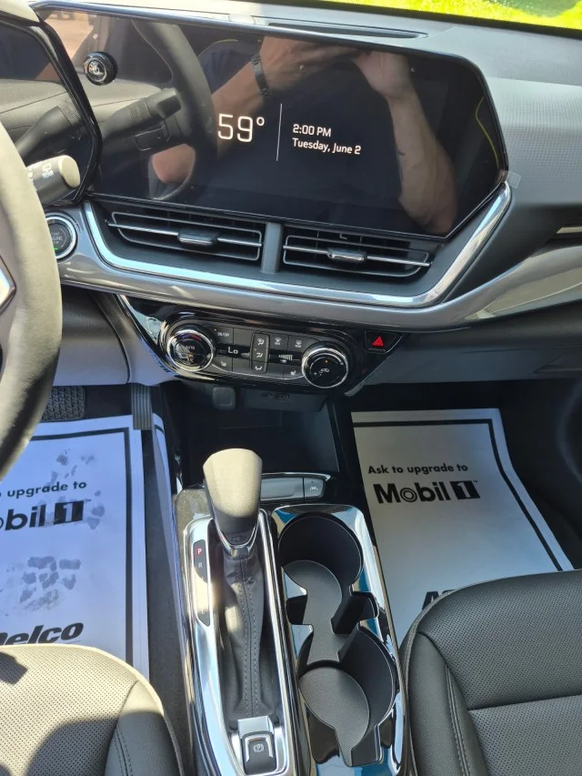 New 2026 Mosaic Black Metallic Chevrolet ACTIV image 2