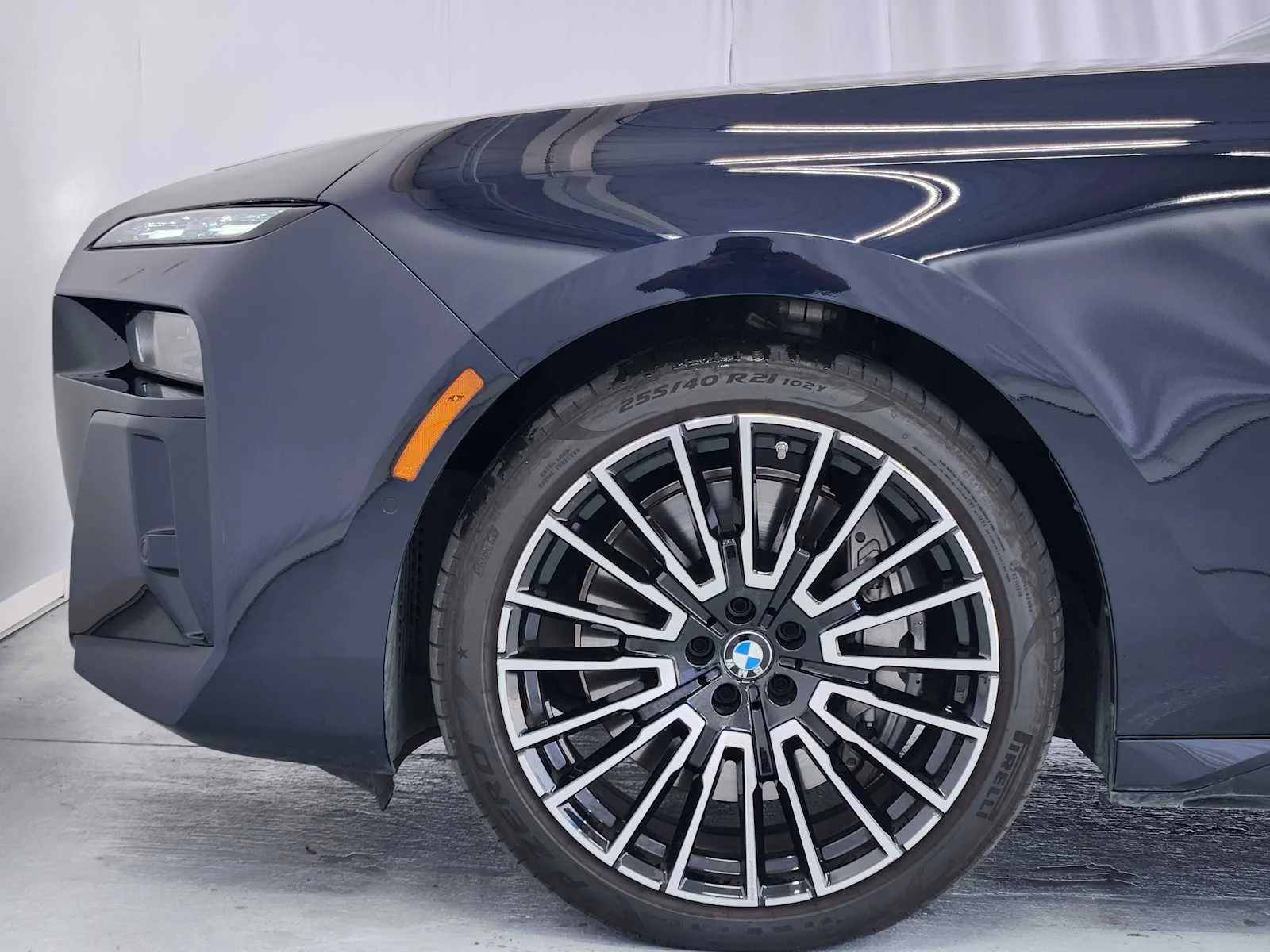 Certified Used 2025 Carbon Black Metallic BMW 760i xDrive image 9