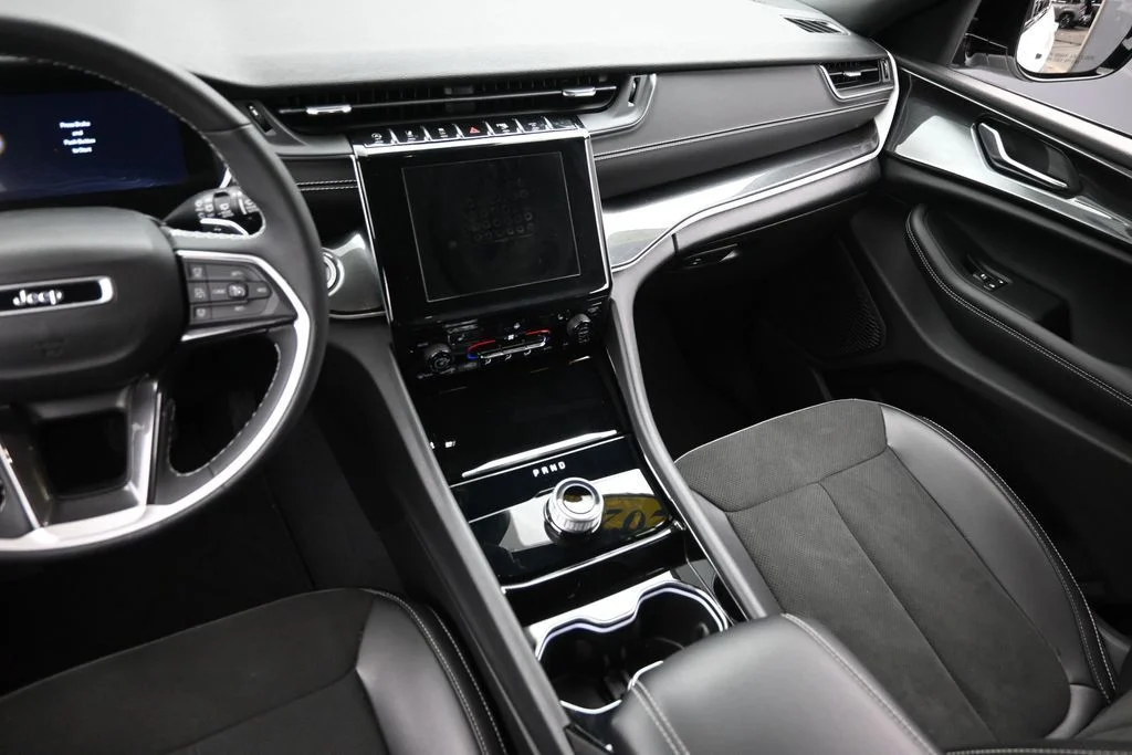 Used 2023 White Jeep Altitude X image 15