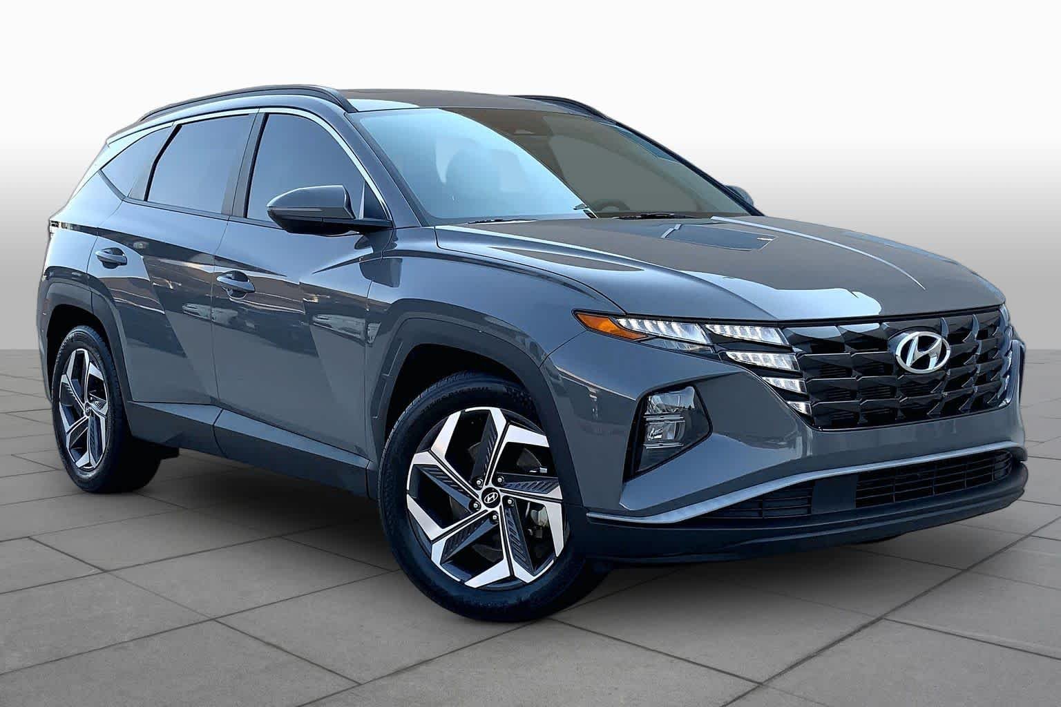 Used 2024 Hampton Gray Hyundai SEL image 3