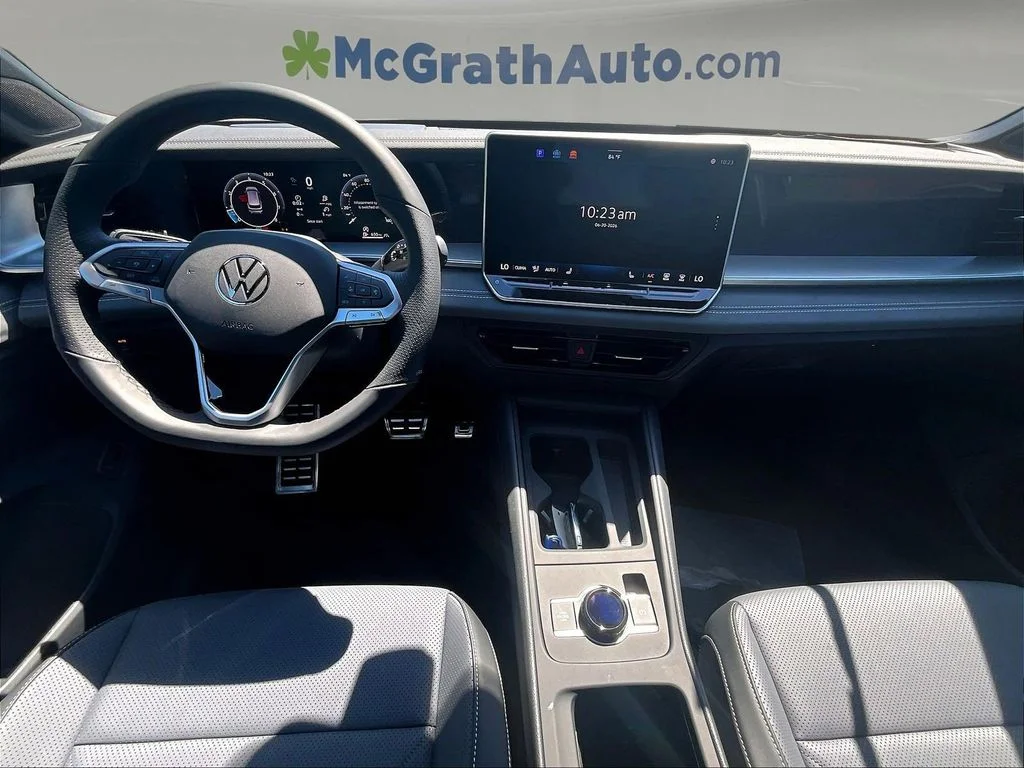 New 2026 Deep Black Pearl Volkswagen 2.0T SE R-Line Black image 5