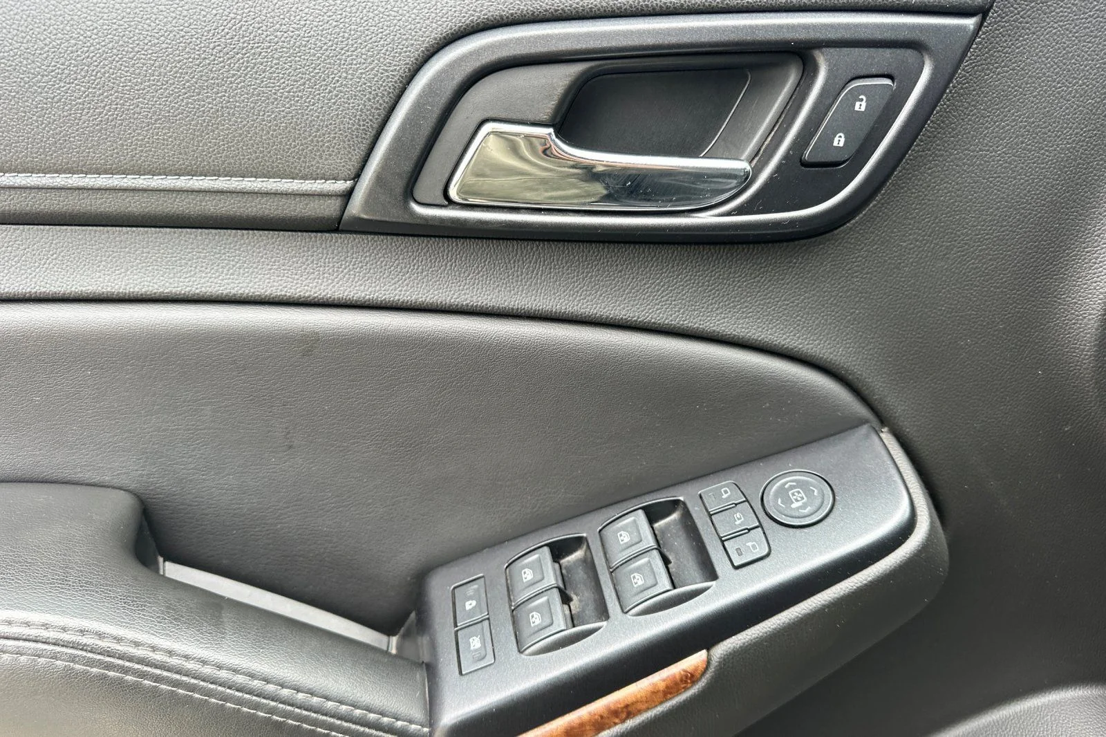 Used 2018 Black Chevrolet Premier image 11