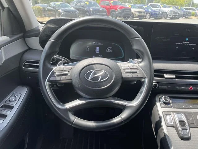 Used 2023 White Hyundai SEL image 14