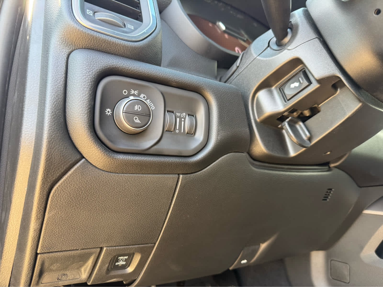 New 2027 Diamond Black Crystal Pearl-Coat Exterior Paint RAM Laramie image 21