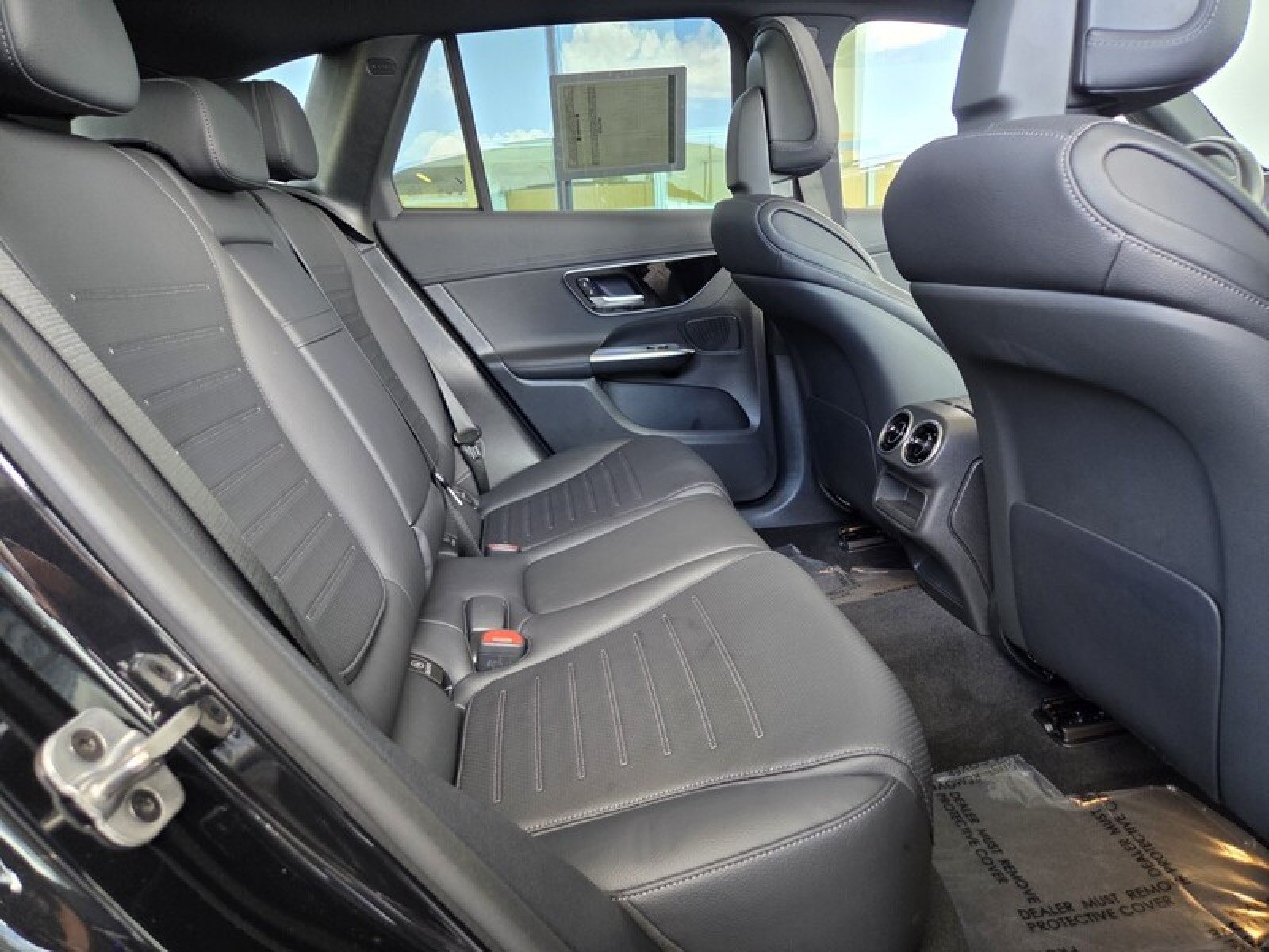 Certified Used 2024 Obsidian Black Metallic Mercedes-Benz GLC 300 image 18