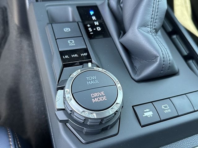 New 2026 Heritage Blue Toyota Platinum image 29