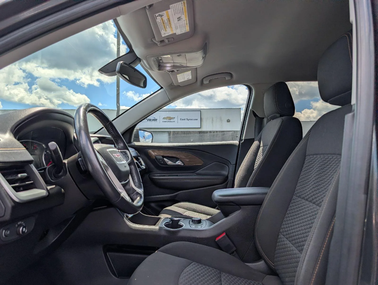 Used 2018 Graphite Gray Metallic GMC SLE image 8