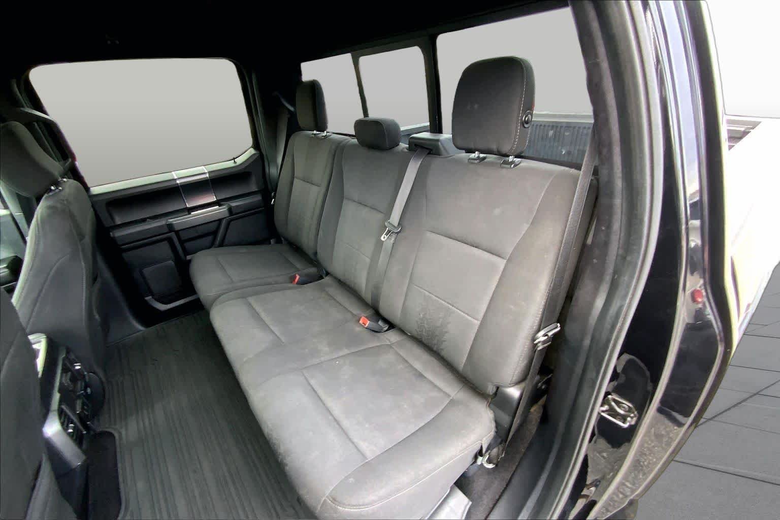 Used 2019 Agate Black Ford XLT image 18