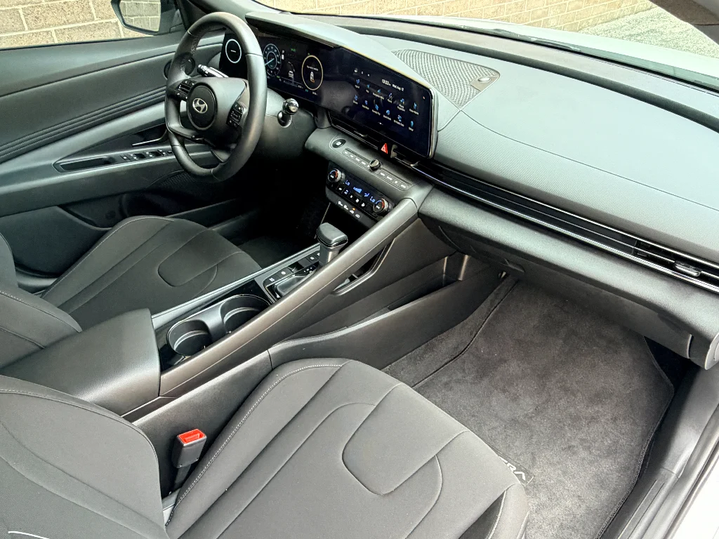 Used 2025 Serenity White Hyundai SEL Sport image 22