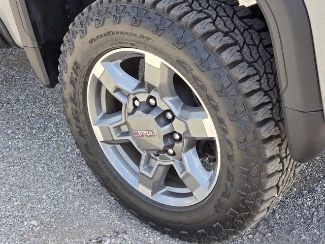 Used 2025 Silver GMC SLT image 8