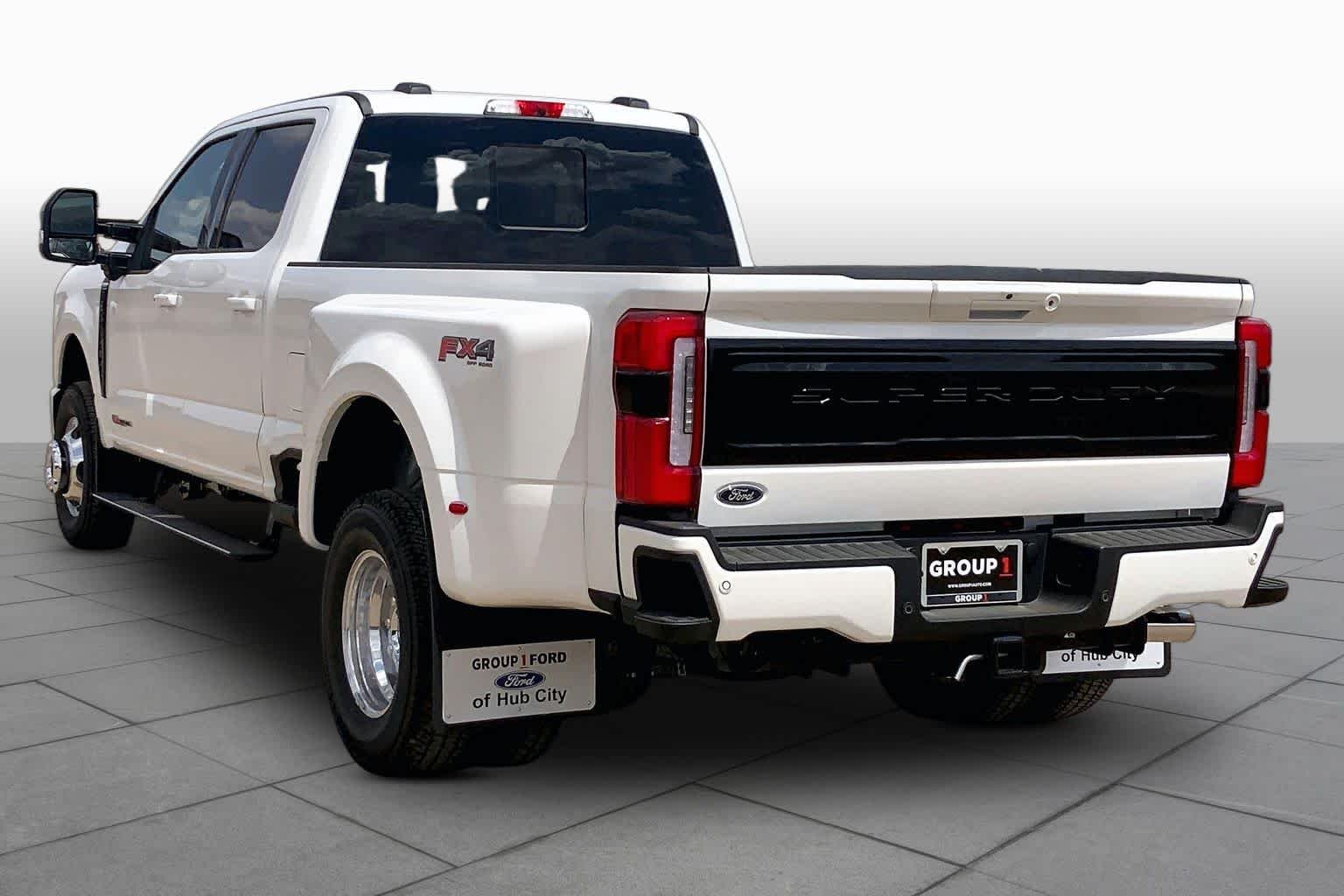 New 2026 Star White Metallic Tri-Coat Ford F-350® Platinum® image 12