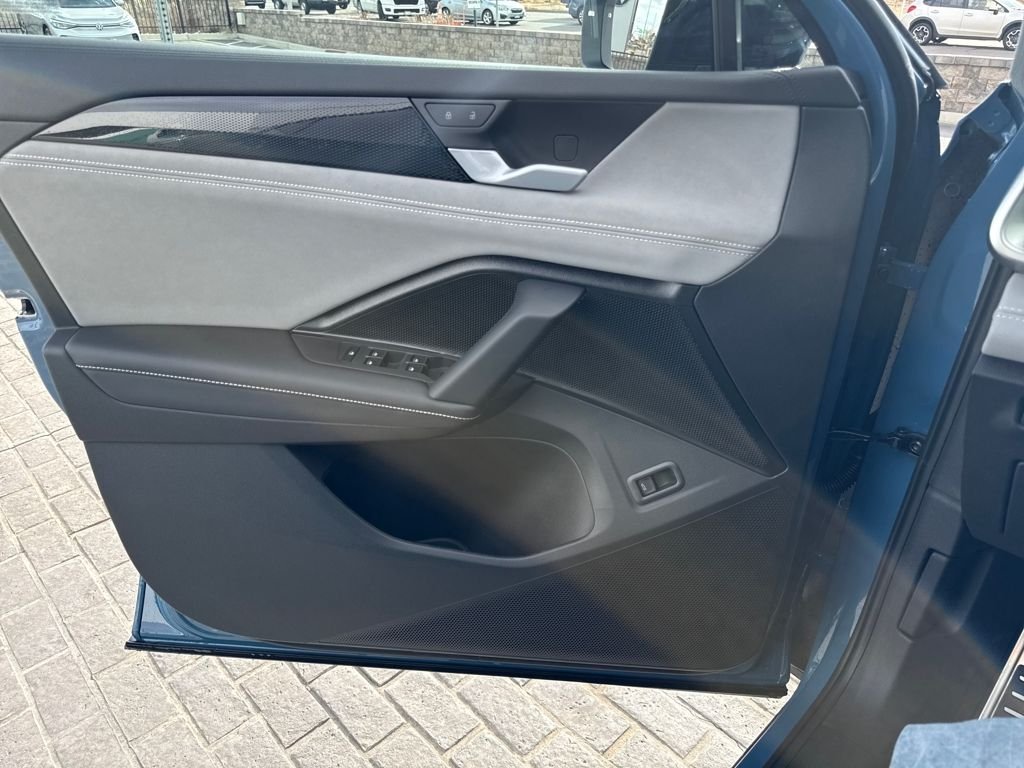 New 2026  Volkswagen 2.0T SE R-Line Black image 19