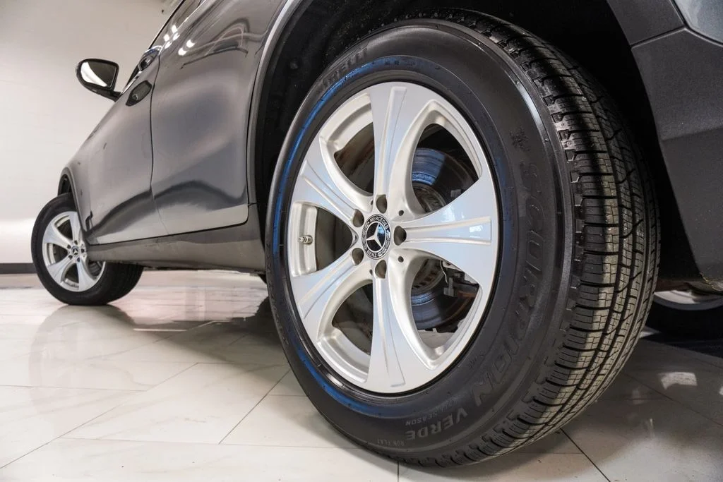 Used 2018 Gray Mercedes-Benz GLC 300 image 35