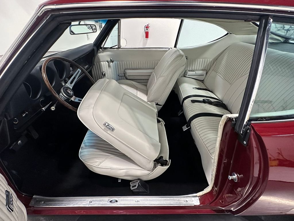 Used 1968 Red Oldsmobile Supreme image 77