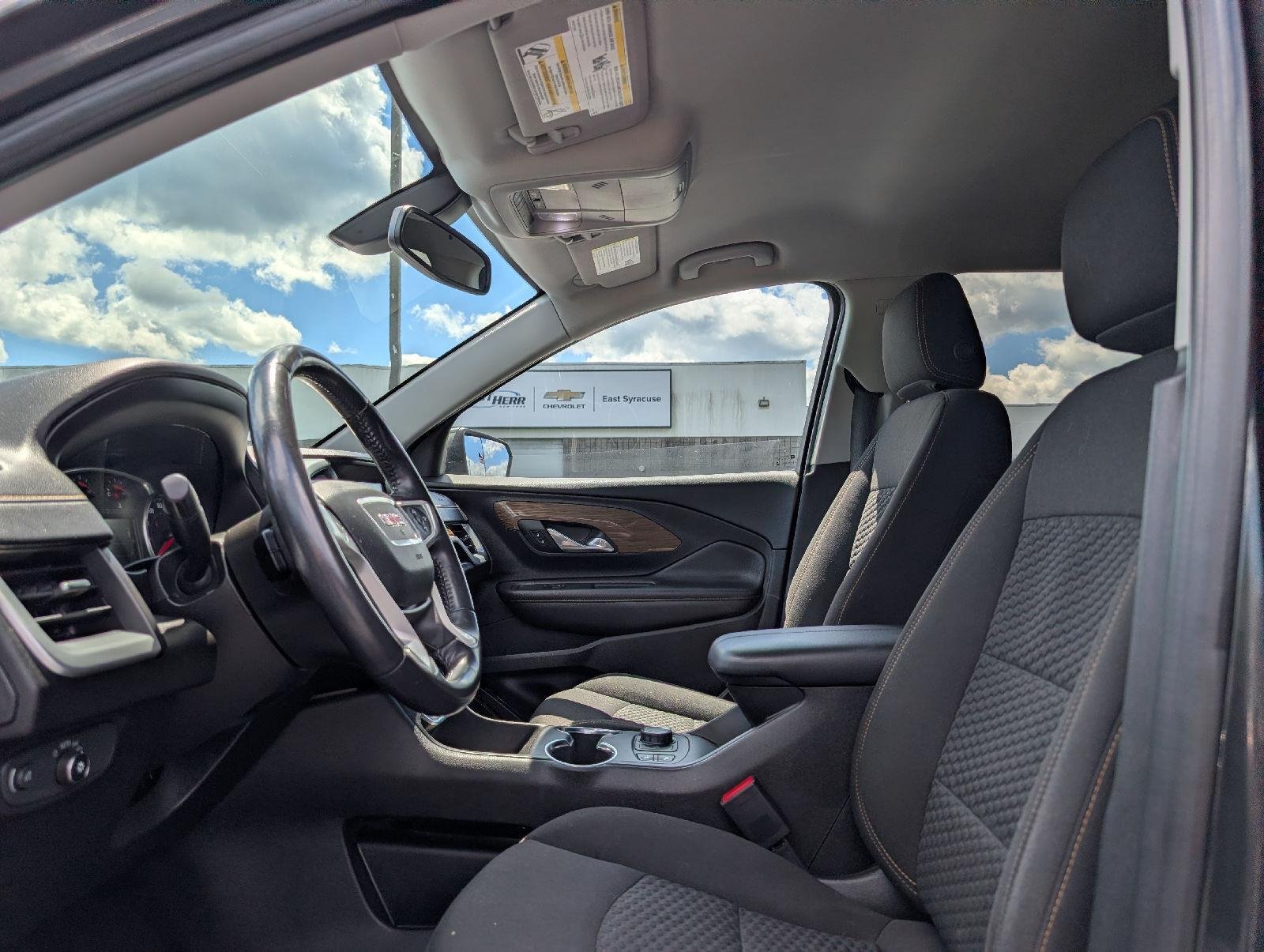 Used 2018 Graphite Gray Metallic GMC SLE image 8