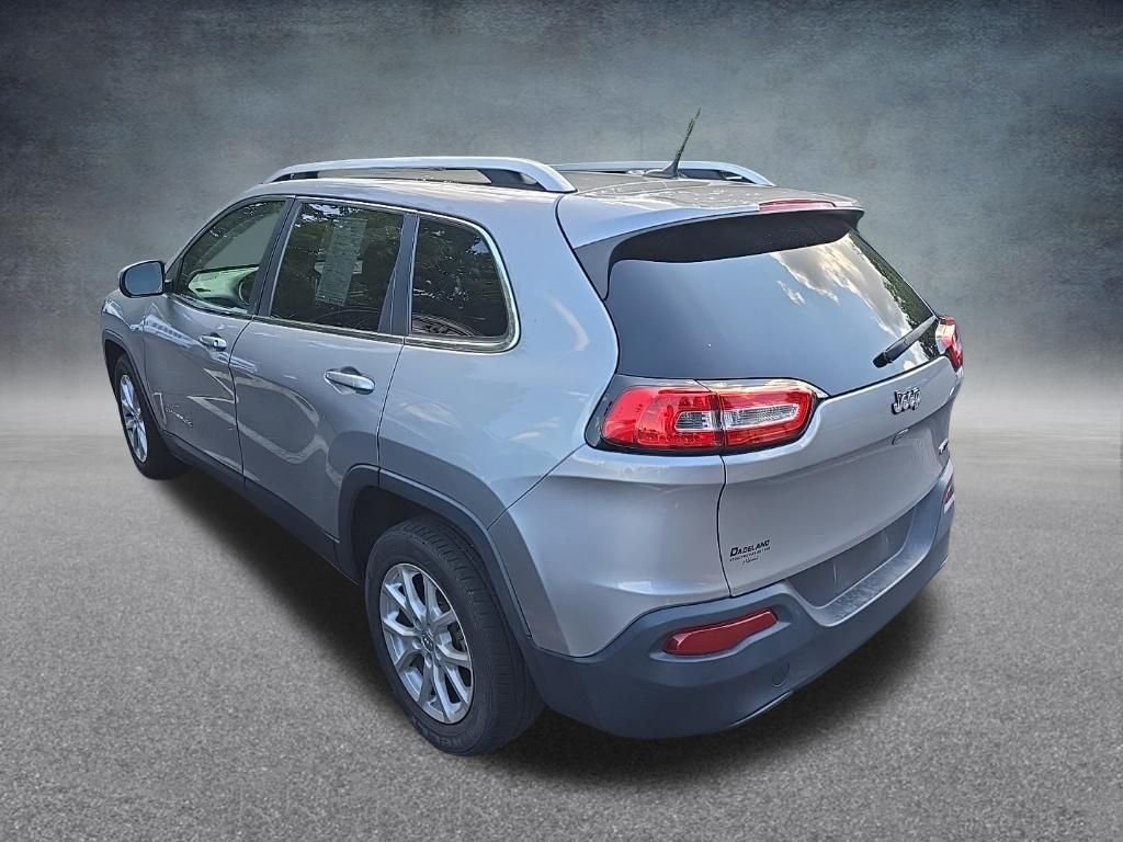 Used 2017 Billet Silver Metallic Jeep Latitude image 5