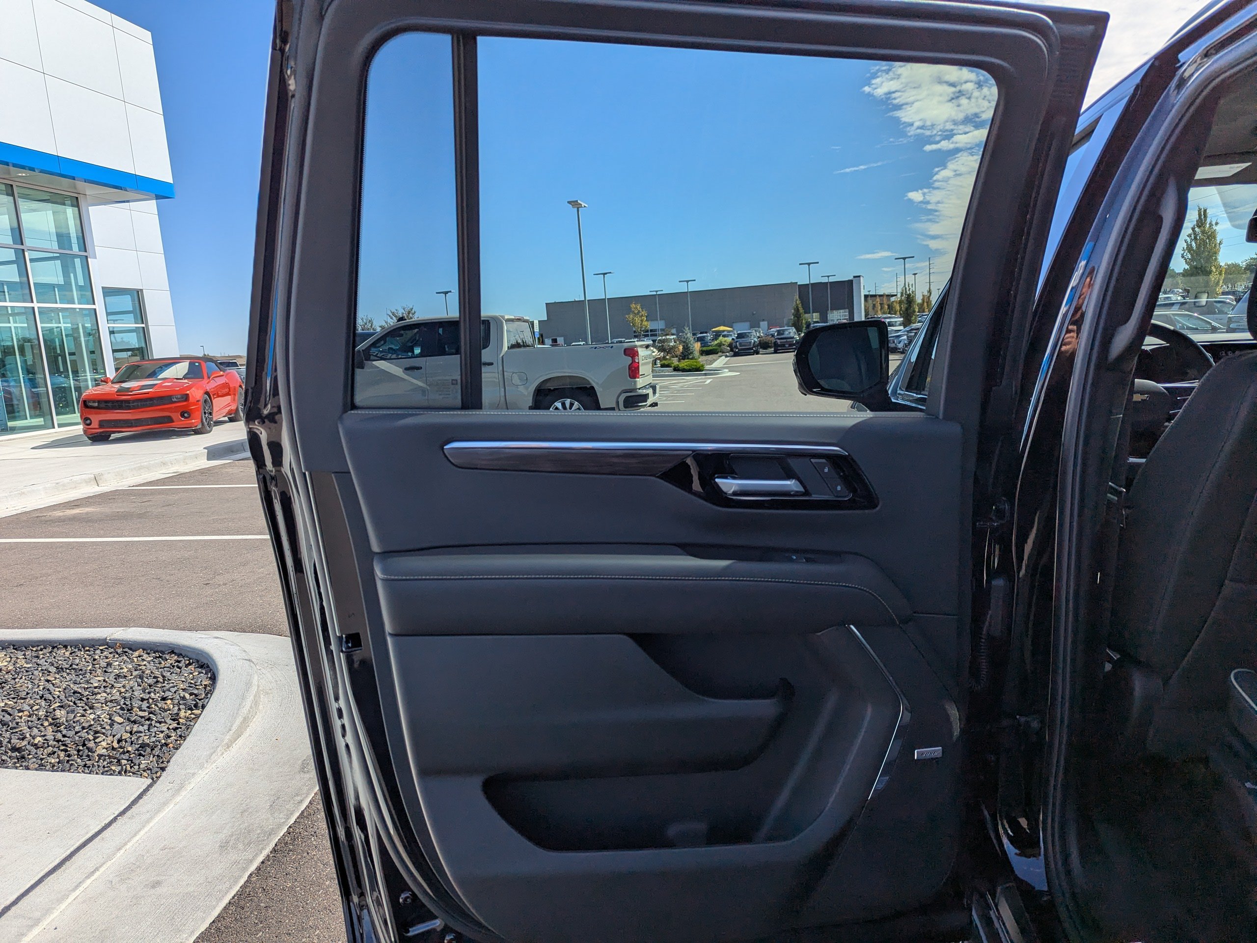 2026 Chevrolet Suburban Premier - Photo 31