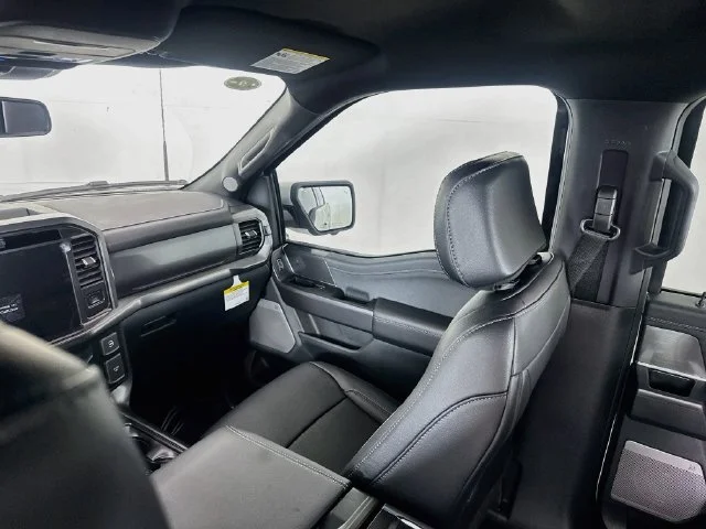 New 2026 Oxford White Ford Lariat image 23