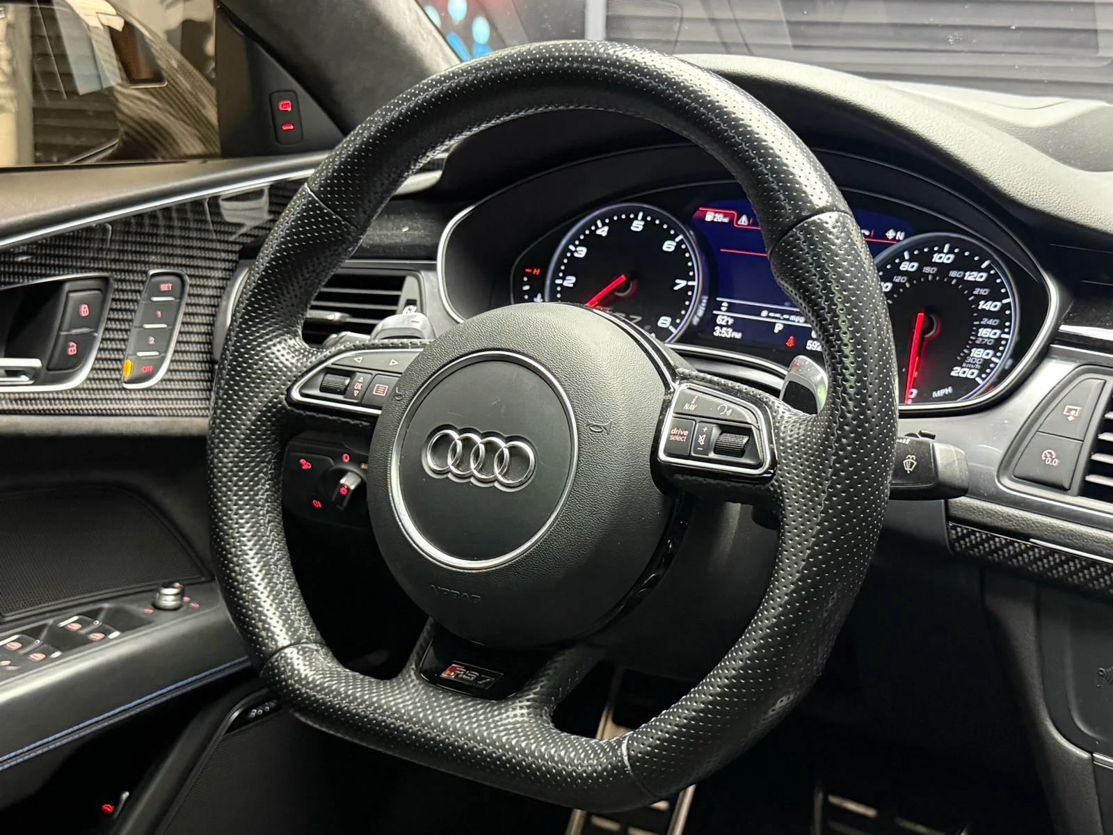 Used 2018 Black Audi 4.0T quattro performance image 11