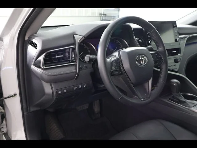 Used 2022 White Toyota XSE image 10
