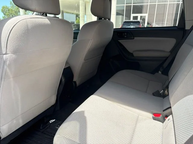 Used 2017 Silver Subaru 2.5i image 9