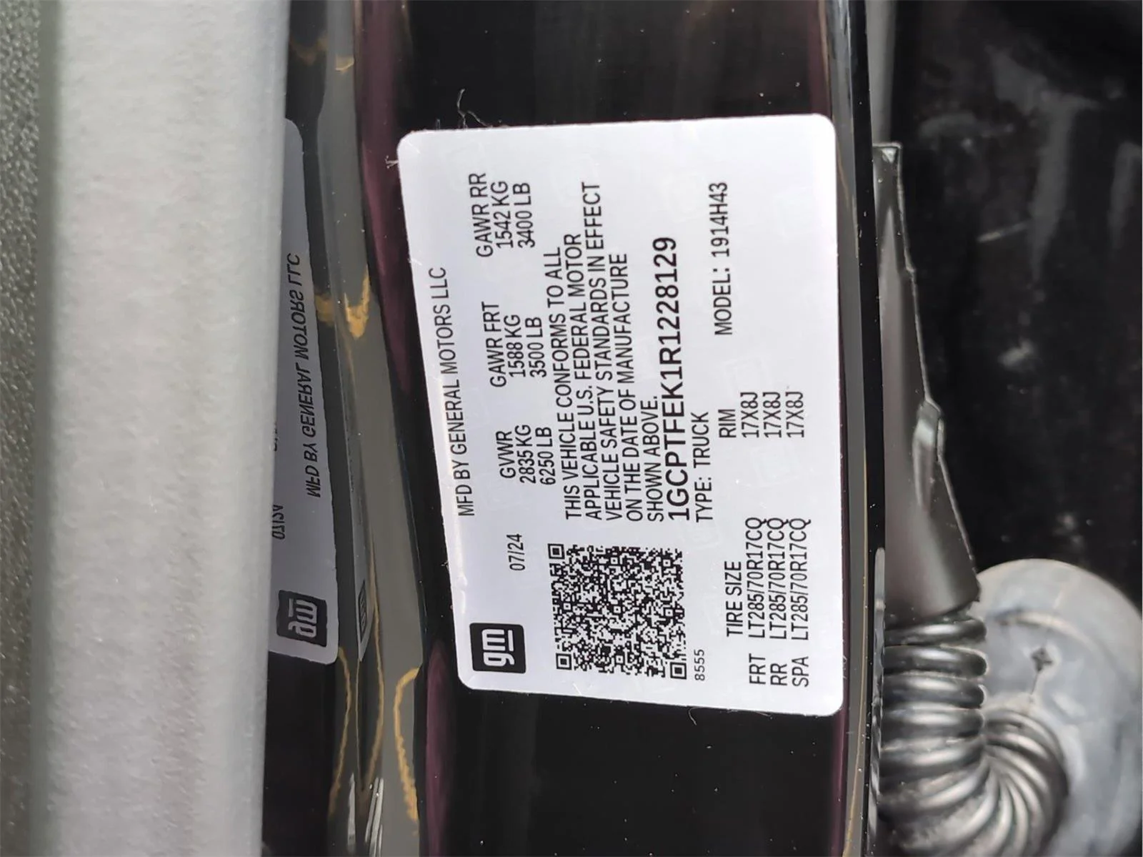 Used 2024 Black Chevrolet ZR2 image 10