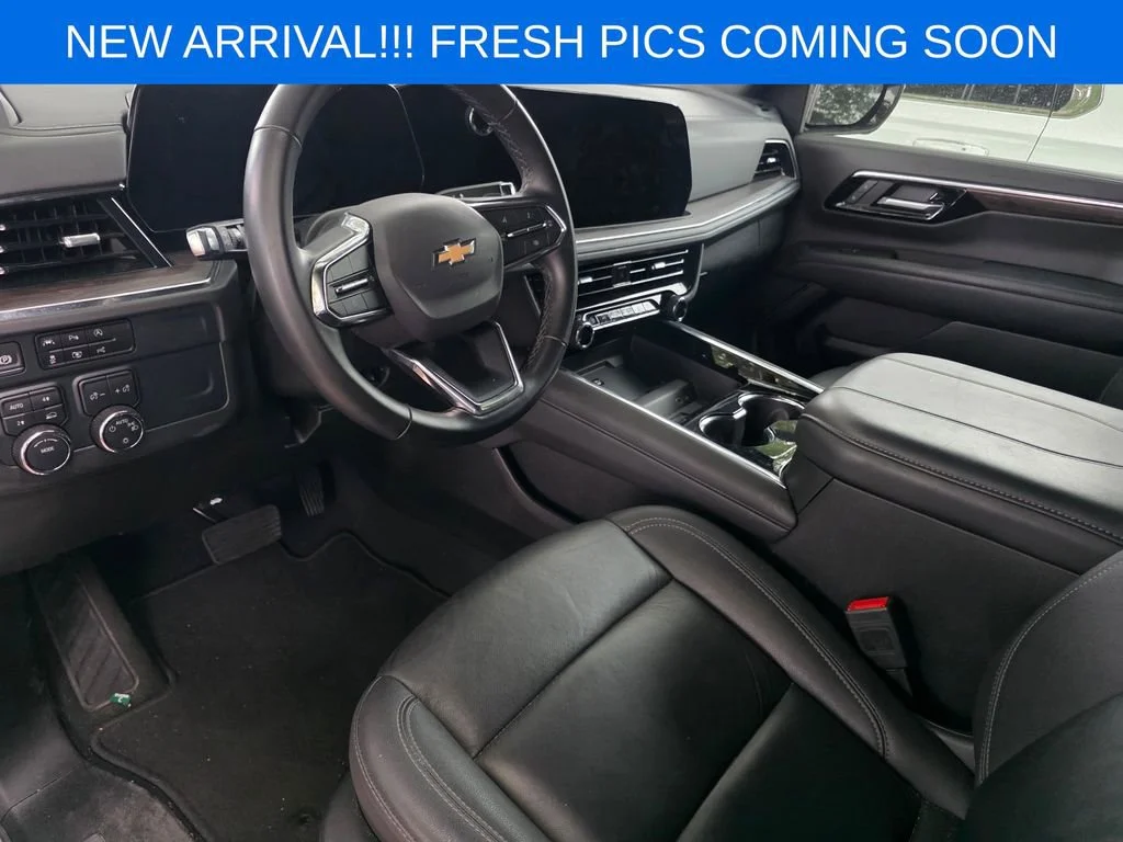 Used 2025 Summit White Chevrolet LT image 7