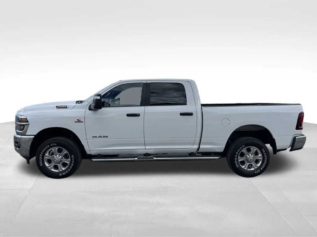 Used 2025 White Ram Big Horn image 8