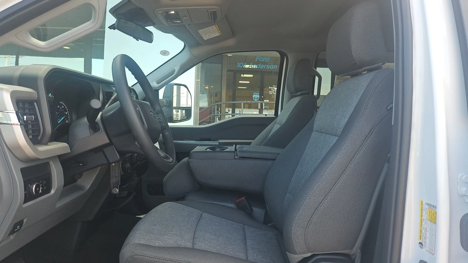 New 2027 Oxford White Ford XL 4WD image 11