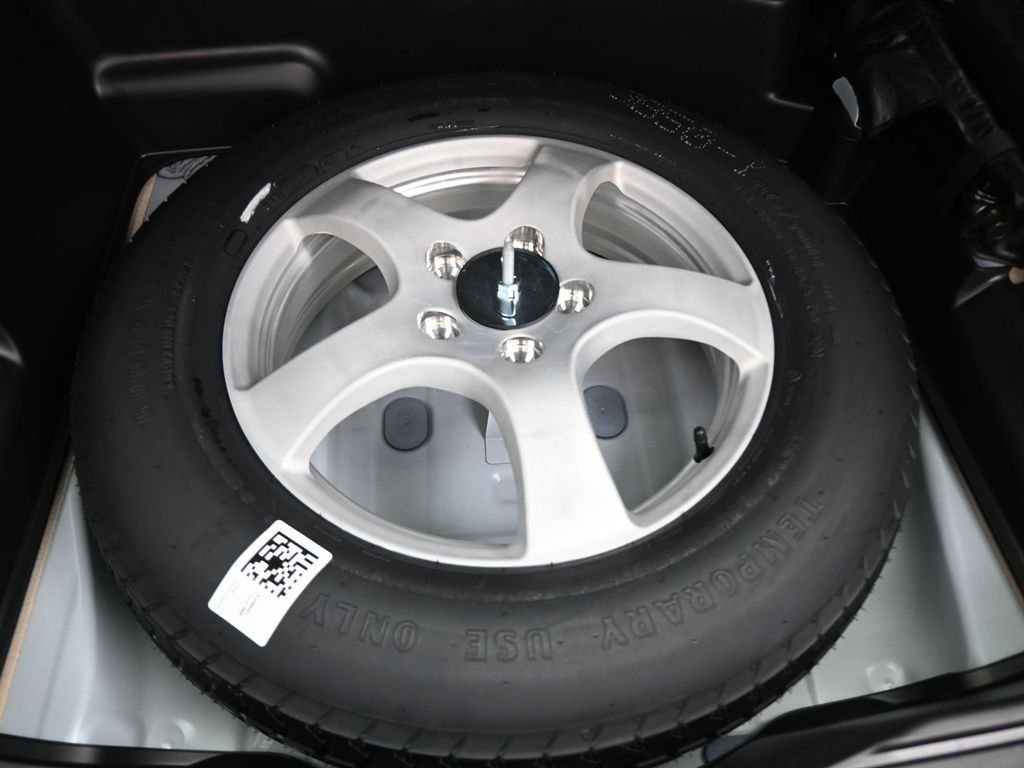 New 2025 Bright White Clear-Coat Exterior Paint Jeep Altitude X image 14