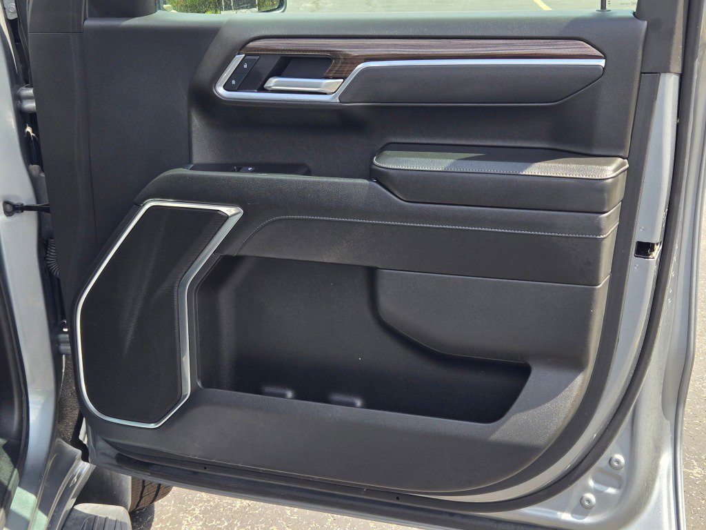 2025 Chevrolet Silverado 1500 LT - Photo 6