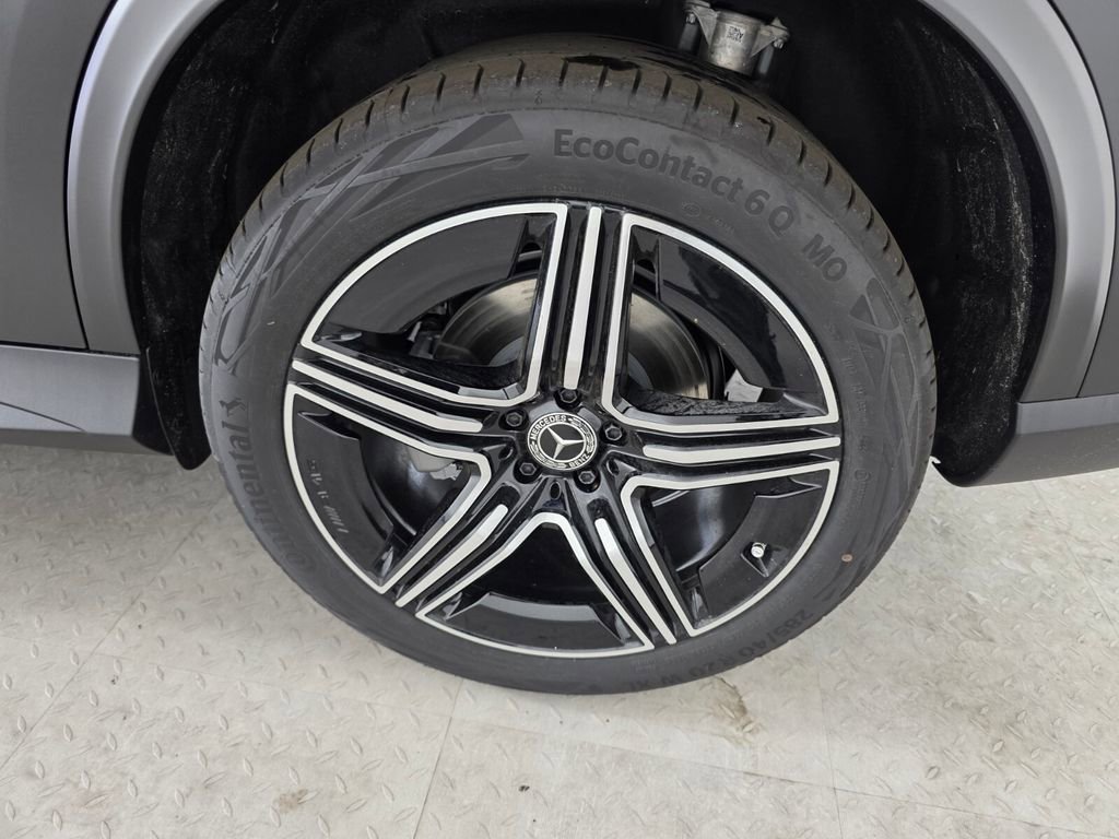 New 2026 MANUFAKTUR exclusive graphite grey magno Mercedes-Benz GLC 300 image 27