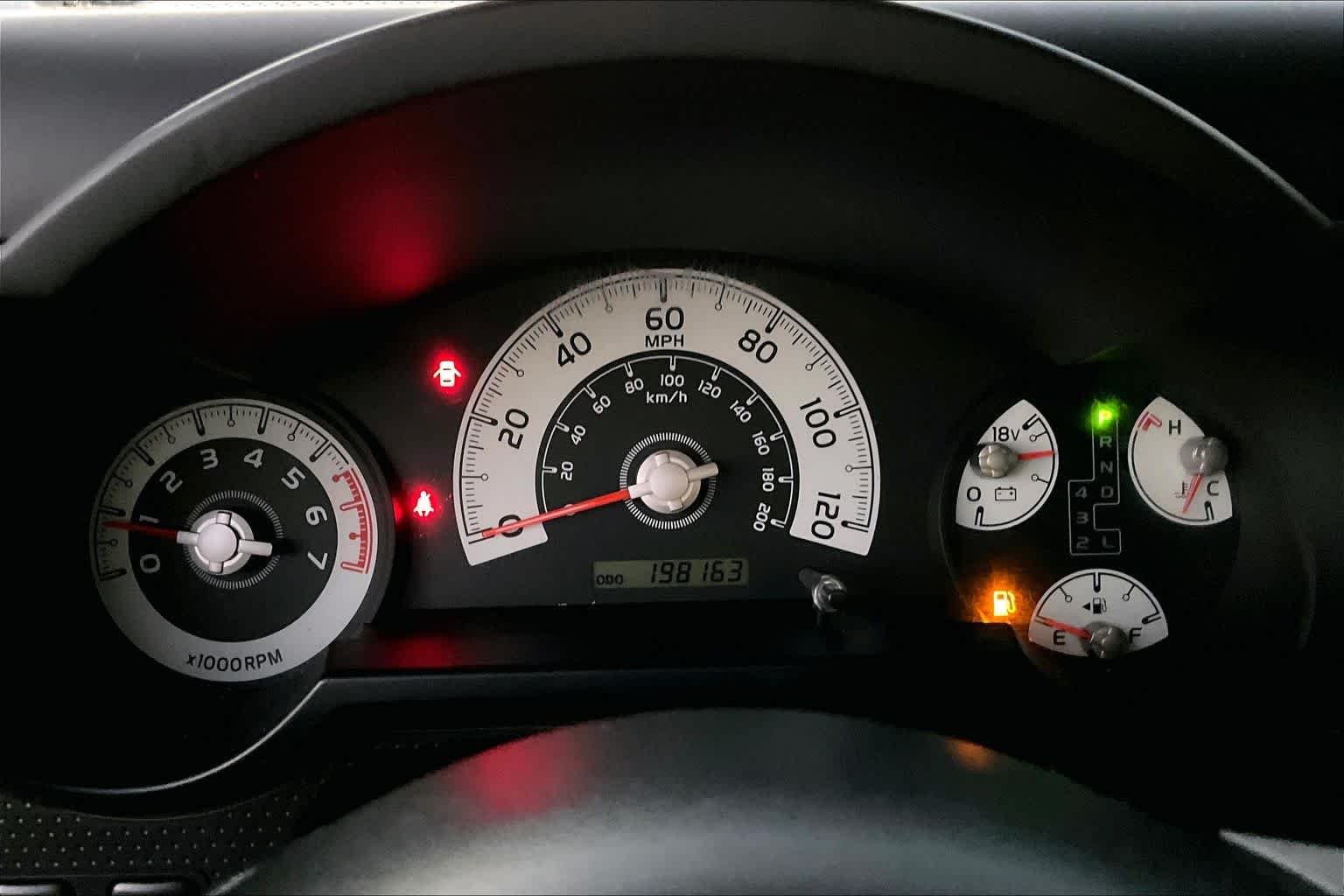 Used 2008 White/Titanium Metallic Toyota  image 25