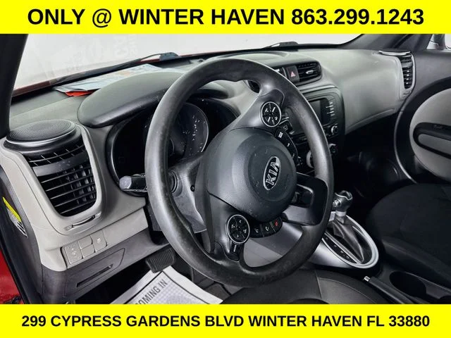 Used 2019 Red Kia Base image 9