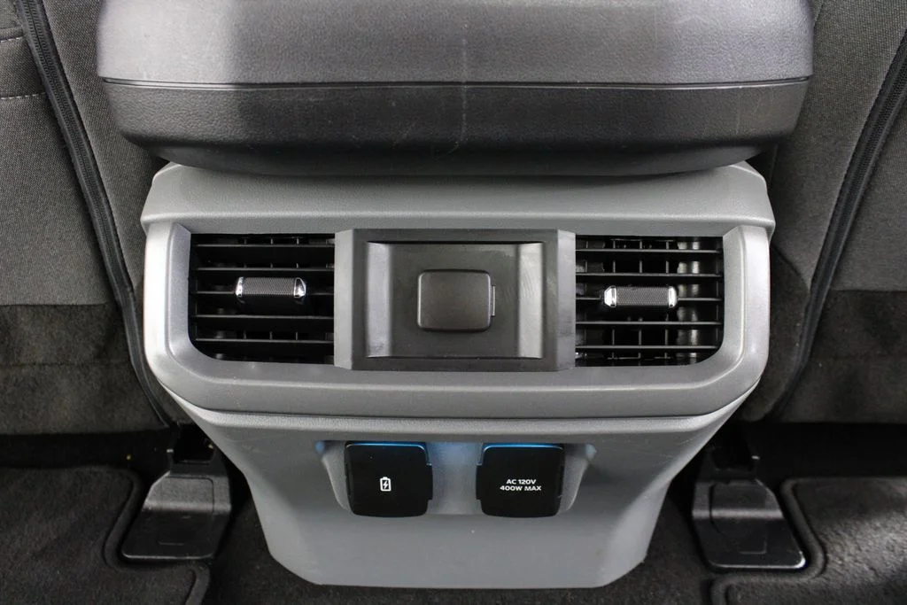 Used 2022 Black Metallic Ford XLT image 15