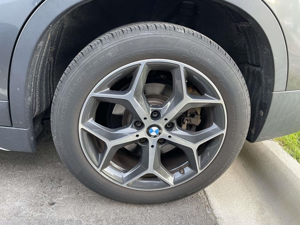 Used 2018 Mineral Gray Metallic BMW xDrive28i image 5