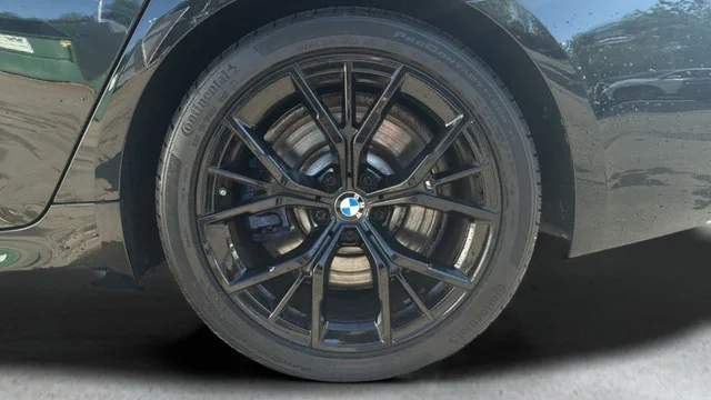 Used 2023 Black Sapphire Metallic BMW M550i xDrive image 31