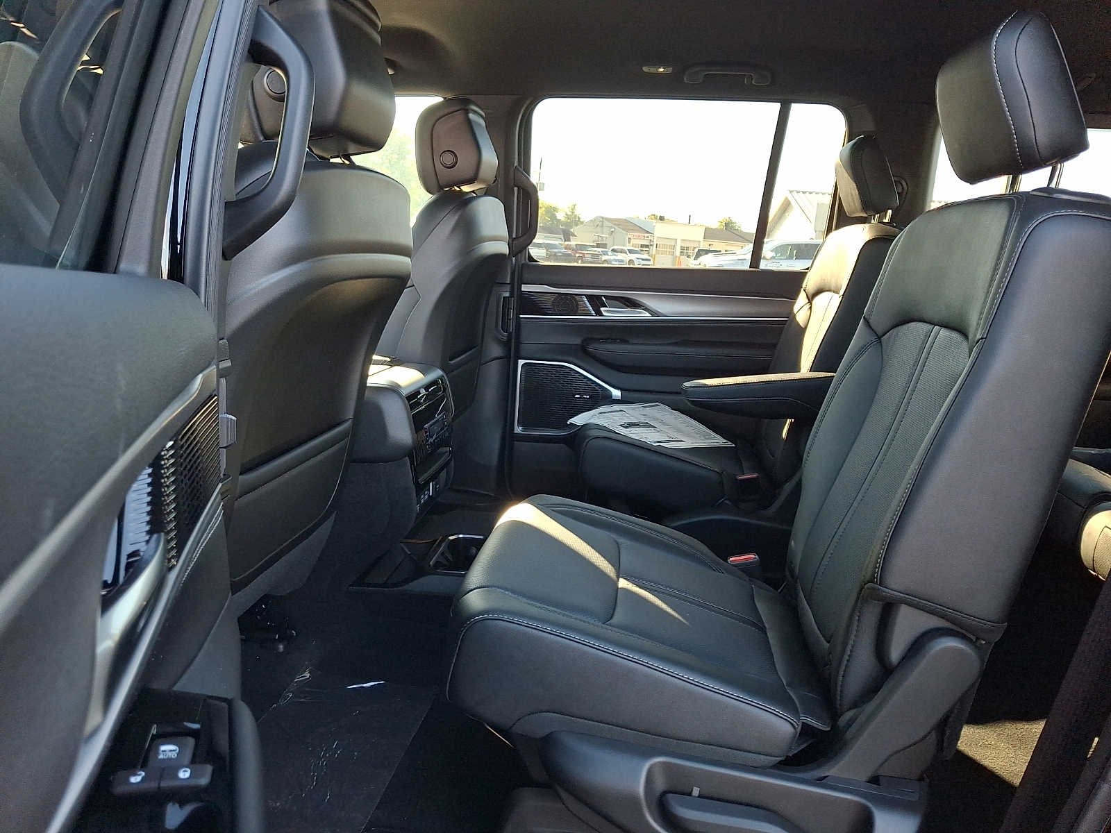 New 2026 High Gloss Black Exterior Paint Jeep Limited Altitude image 8