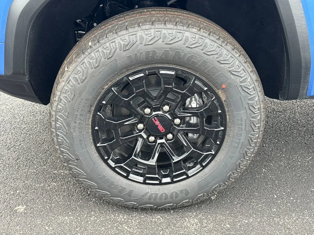 New 2026 Rapids Metallic GMC Elevation image 12