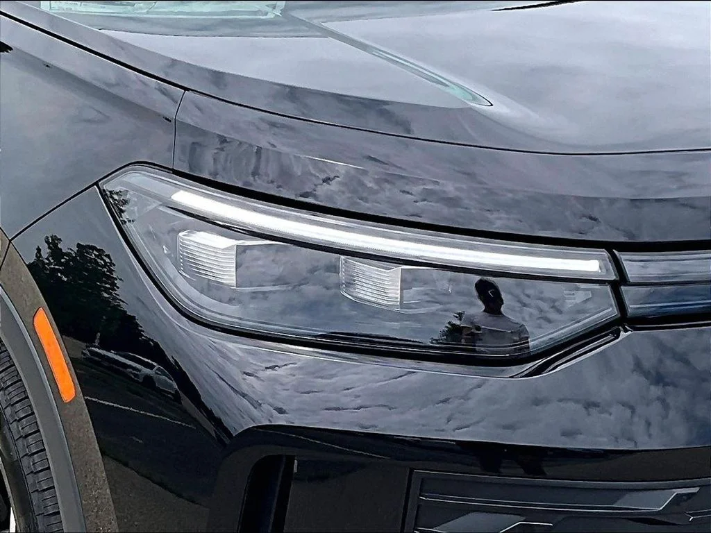 New 2026 Black Volkswagen 2.0T SE image 29