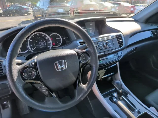 Used 2017  Honda LX image 24