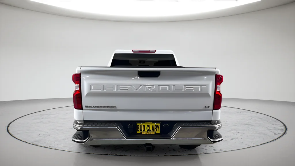 Used 2024 White Chevrolet LT image 4