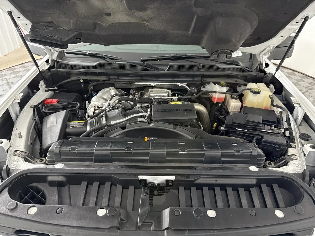 Used 2023 White Chevrolet LT image 27