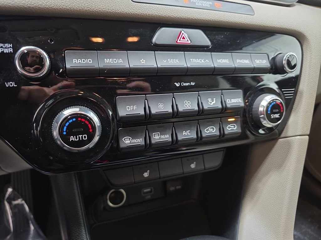 2021 Kia Sportage EX - Photo 22